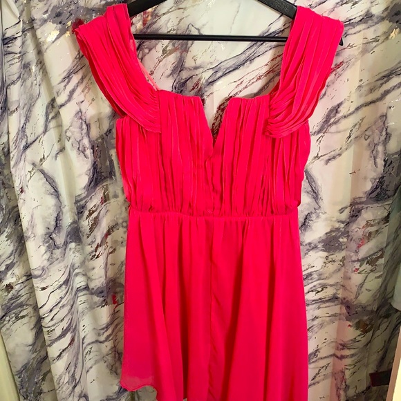 Elegant pink dress with off-the-shoulder straps - Picture 1 of 4